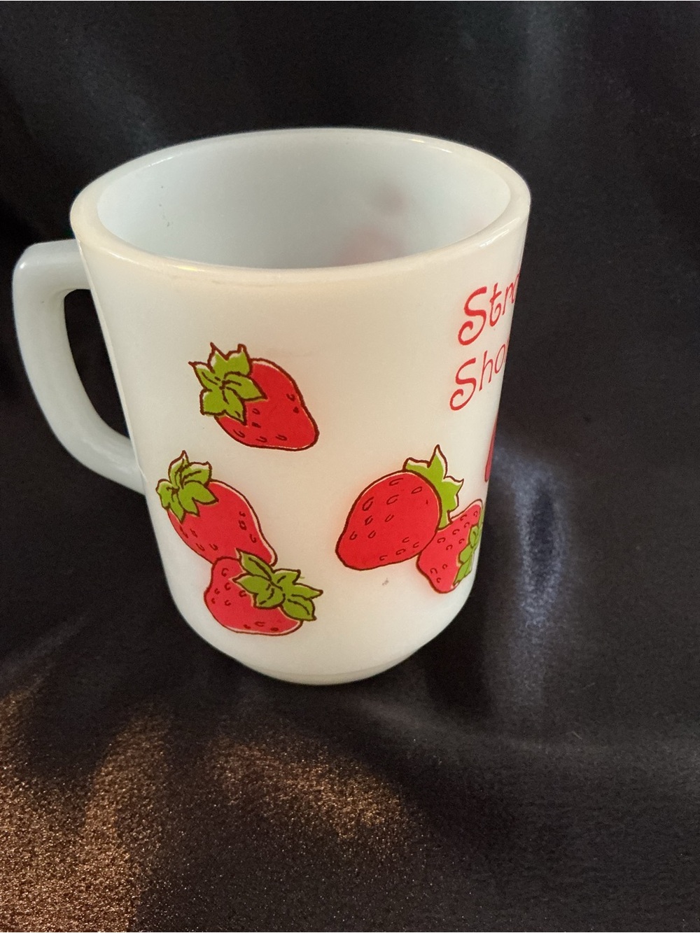 Vintage American Greetings Strawberry Shortcake Anchor Hocking Mug - Picture 4 of 7